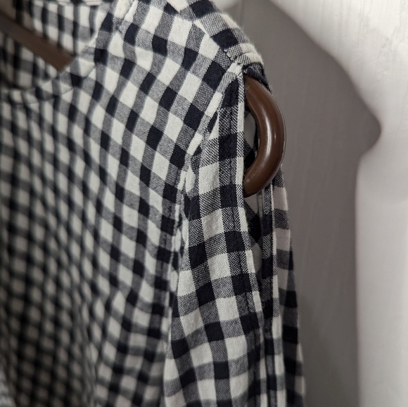 Ann Taylor Loft Womens Top Gingham Black White Bell Sleeve Slits Size Small - Picture 4 of 7
